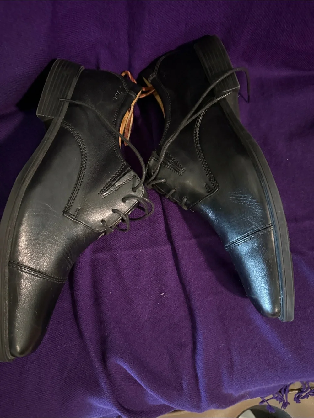 Clarks Black Leather Lace-Up Cap-Toe Oxfords